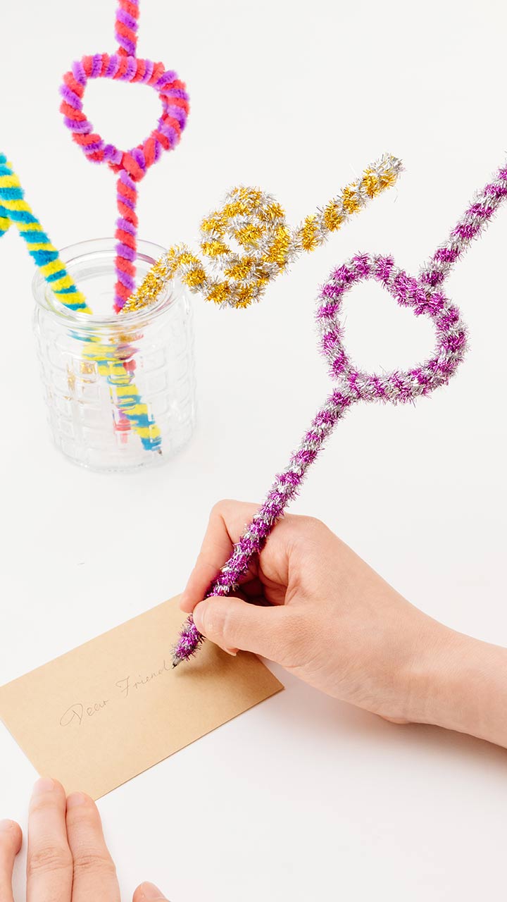 キラキラでモコモコがカワイイ♡カラーモールで作るボールペン