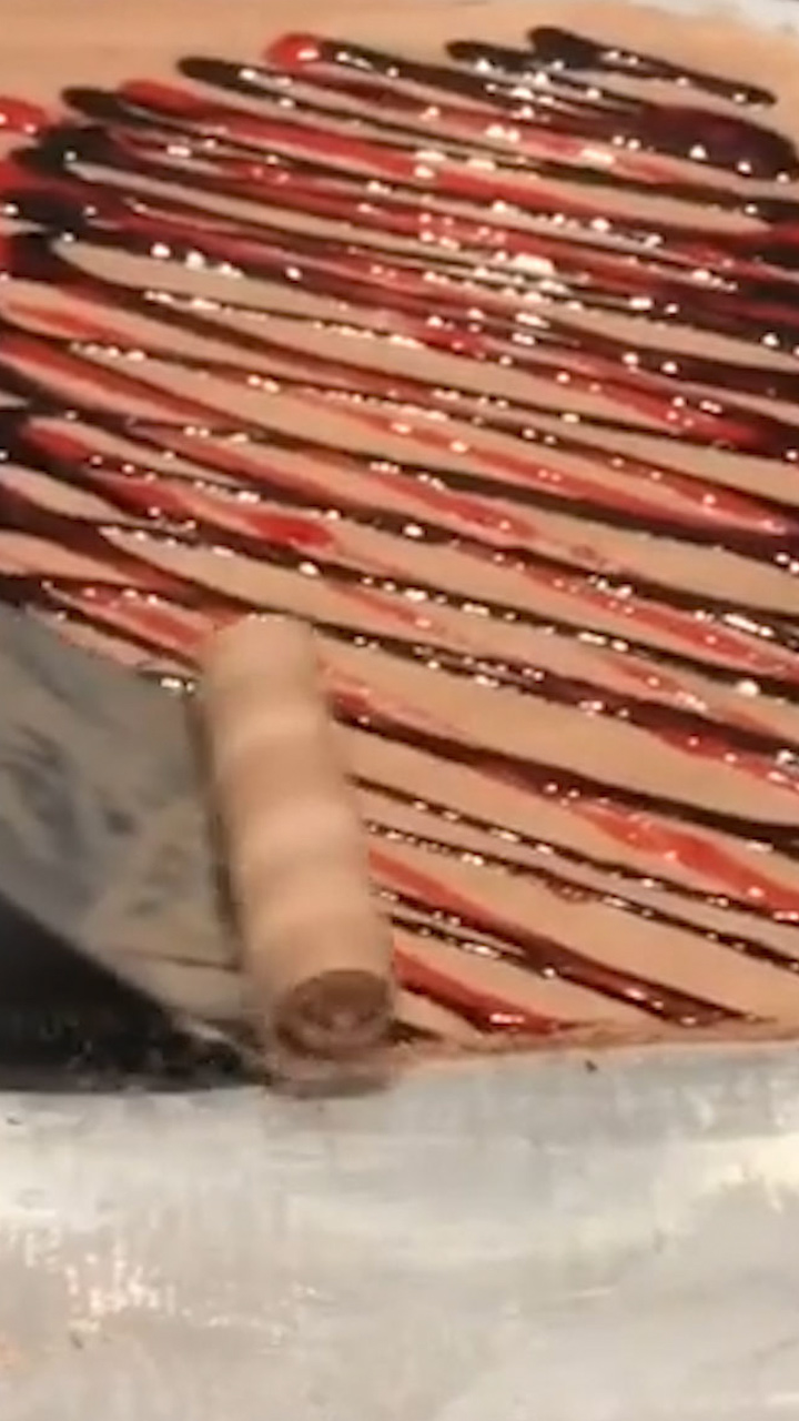 ロールアイス＆ロングワッフルはカラフルでかわいい