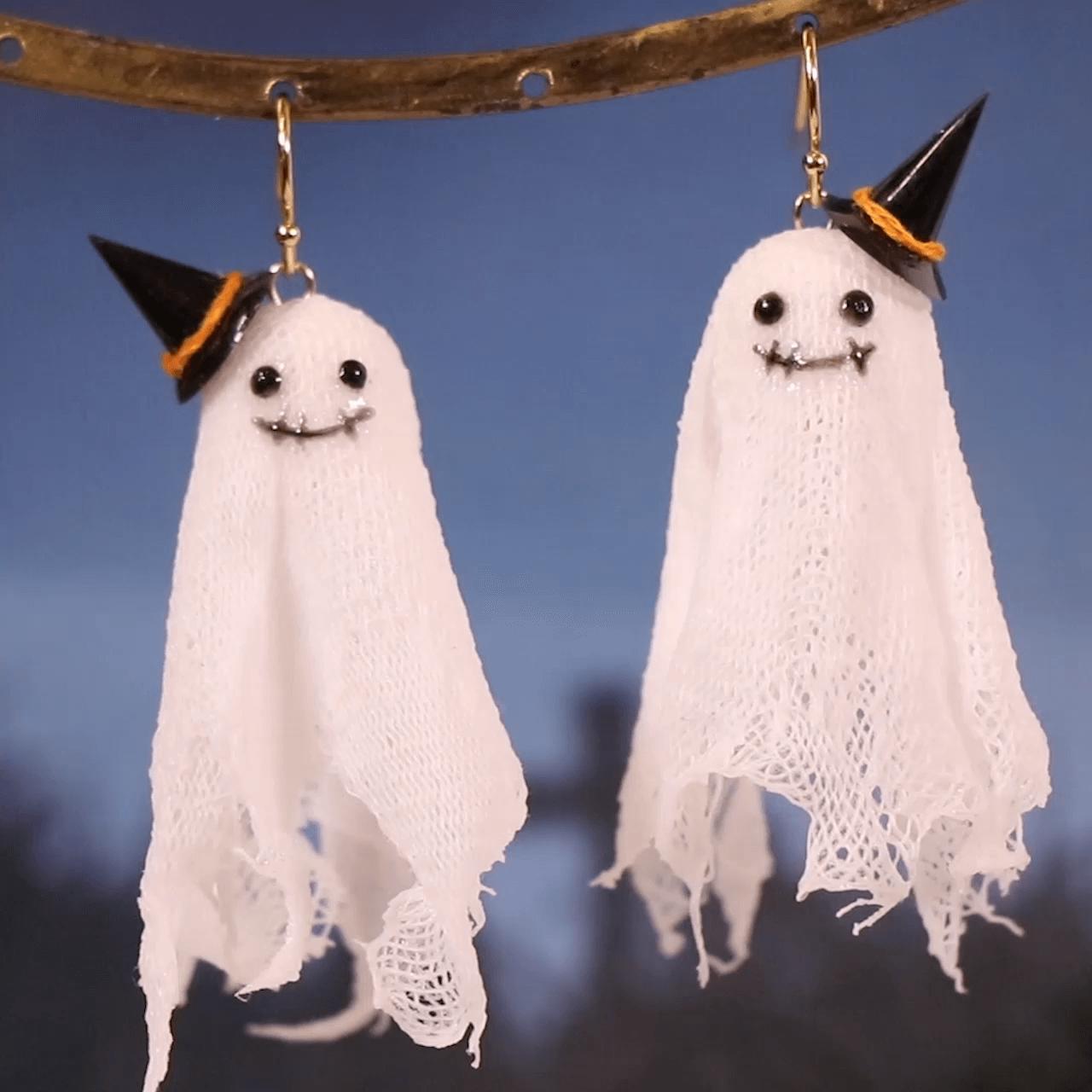 ふんわり浮かぶ 「ガーゼゴーストピアス」