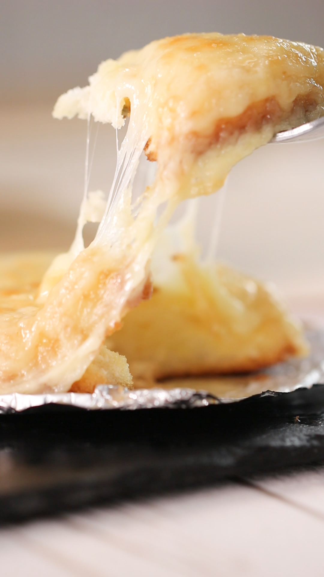 あつあつとろとろ♡観音屋の泡吹くチーズケーキ