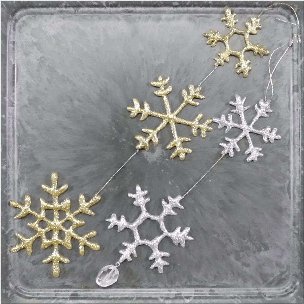 飾りも楽しくDIY♩「雪の結晶オーナメント」