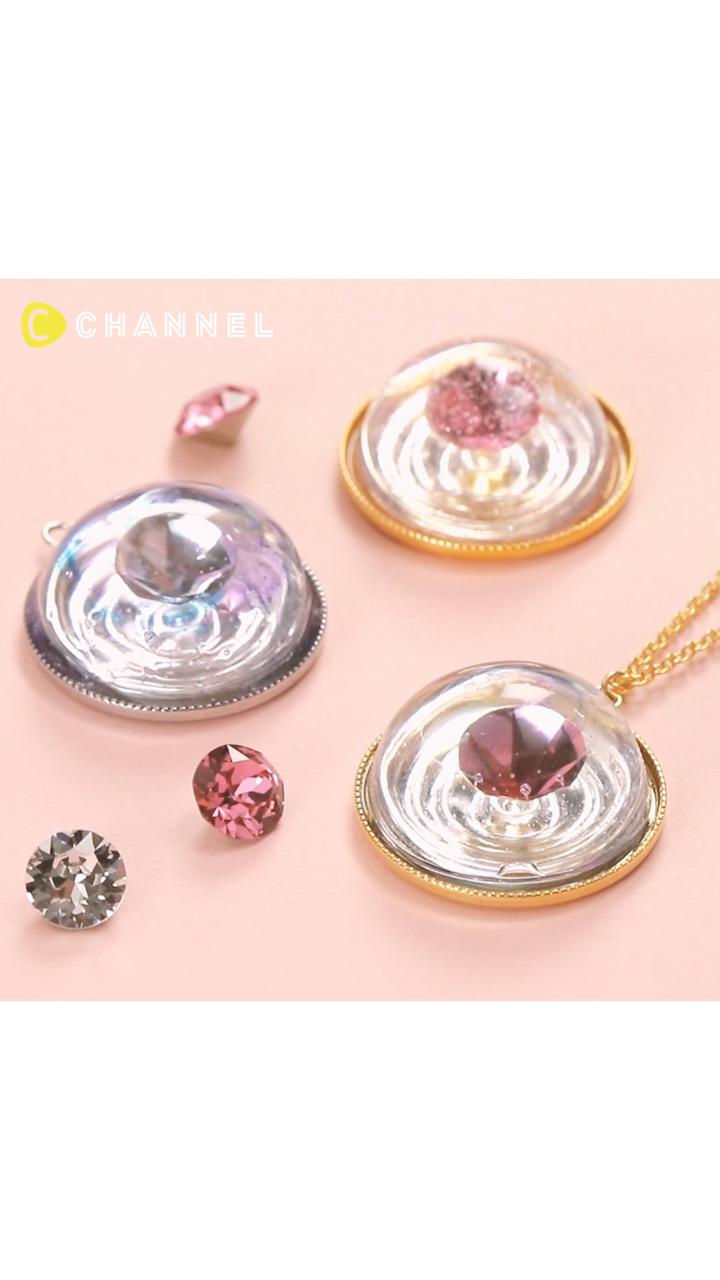 ダイヤが浮かぶ！レジンの水面ネックレス