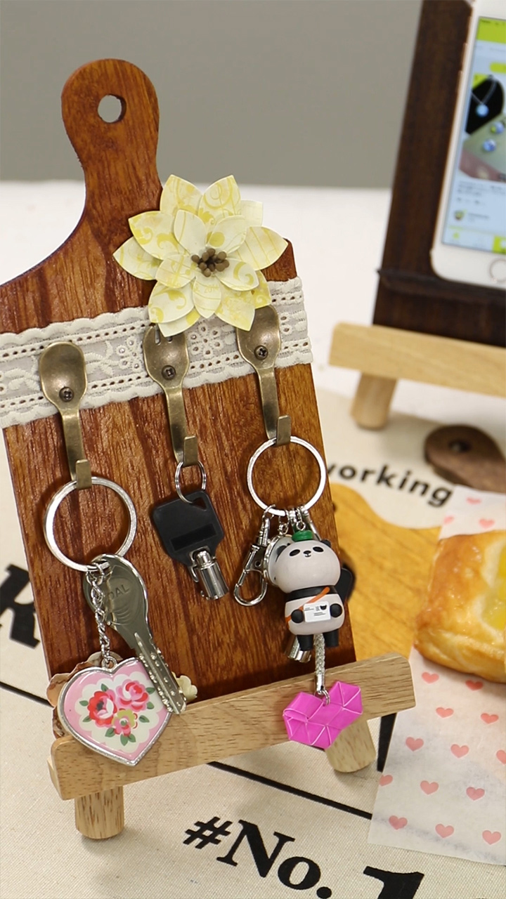 もうなくさない！100均のカッティングボードで作る〇〇スタンドで女子力をあげよう