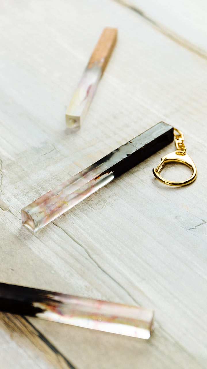 ピンクのオーロラっぽくて綺麗♡ ホテルにありそうなキーホルダー