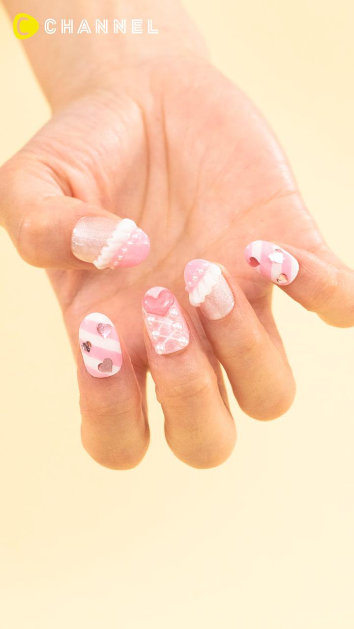 ガーリーなデザインが魅力♡フリルネイル