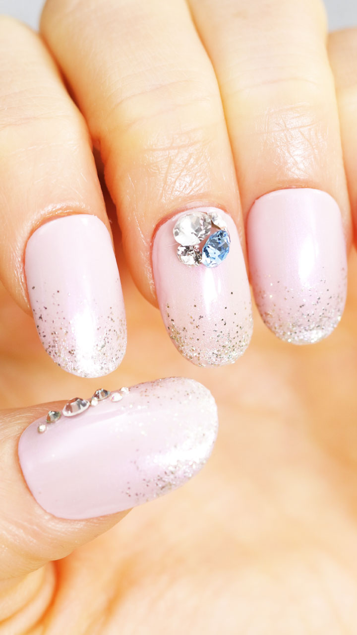 さりげない輝きが魅力！オーロララメネイル