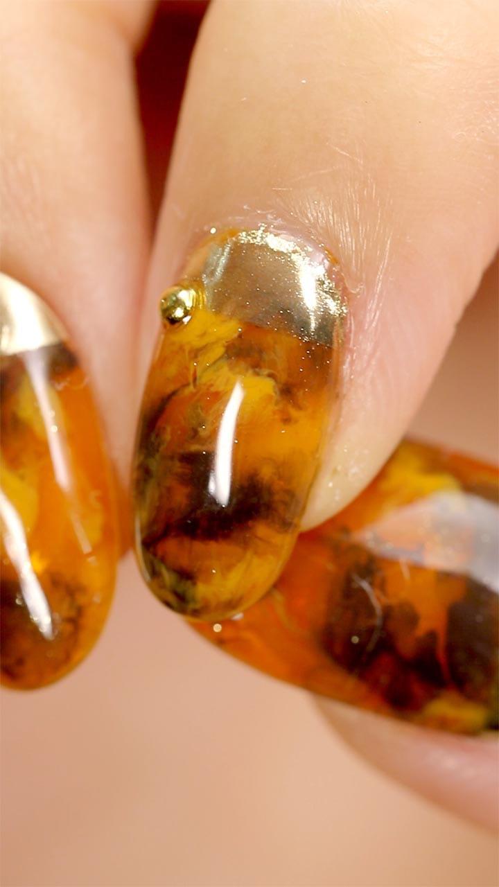 ゴールドをON ! 大人っぽべっ甲ネイル