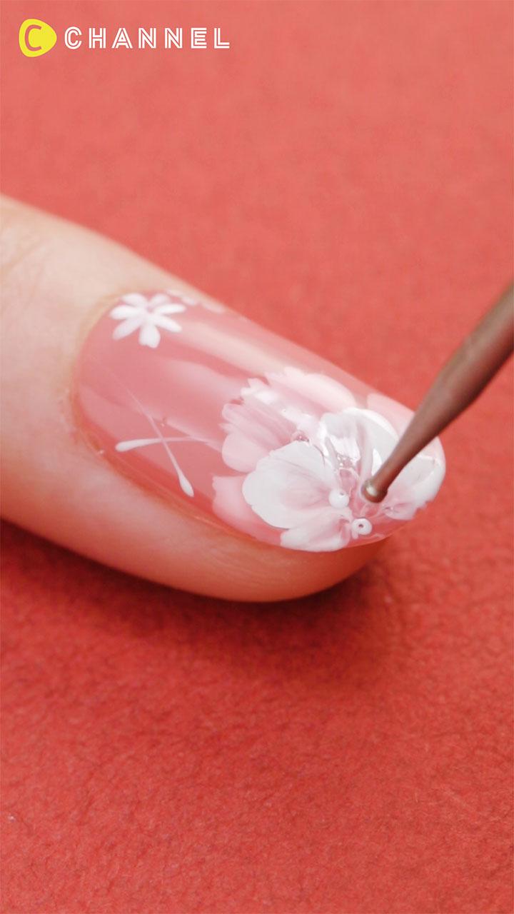 ガーリーな指先♡ブラシアートフラワーネイル