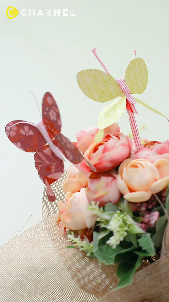 蝶が舞う!? 簡単ストローデコレーション