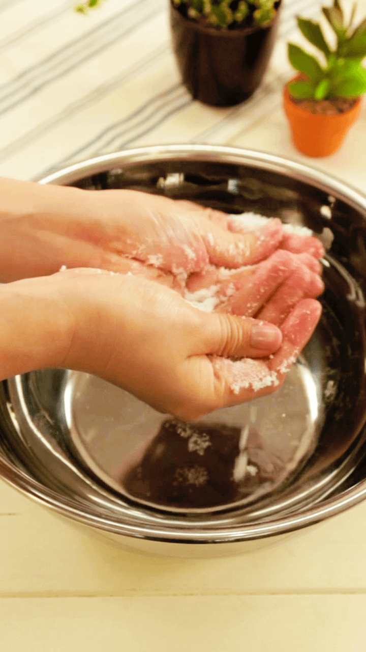 手についた油汚れをキレイに落とす方法