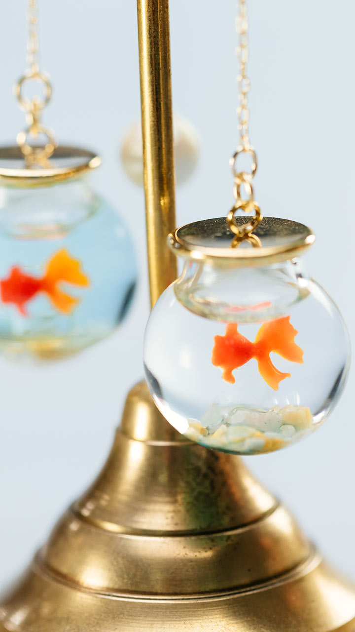 浴衣と相性◎涼しげな金魚鉢ピアスでこの夏は決まり♡