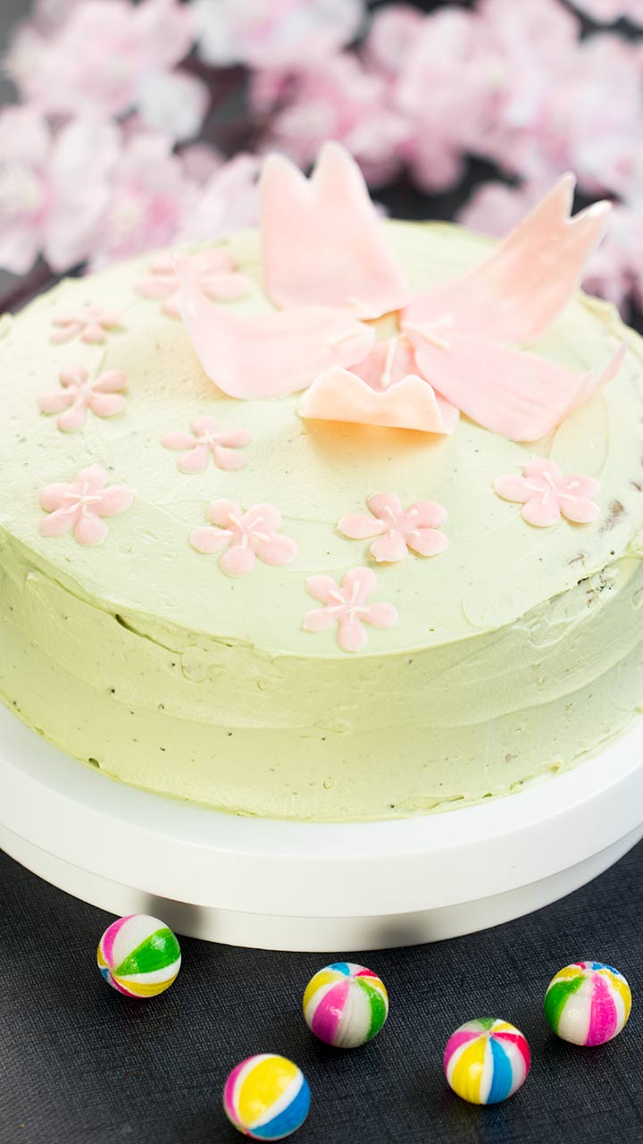 簡単にプロ級。桜のケーキ
