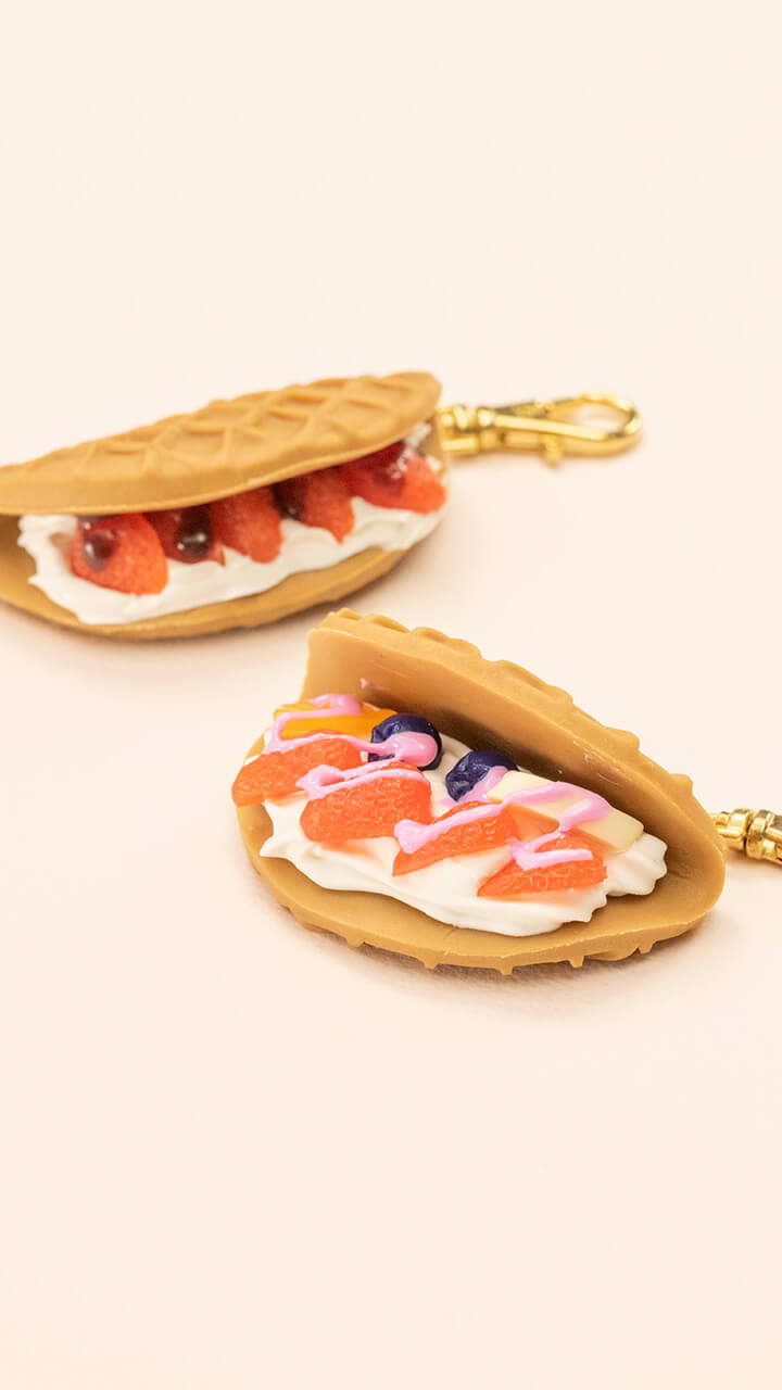 インスタ映え間違いナシ☆フルーツサンドのワッフルチャーム