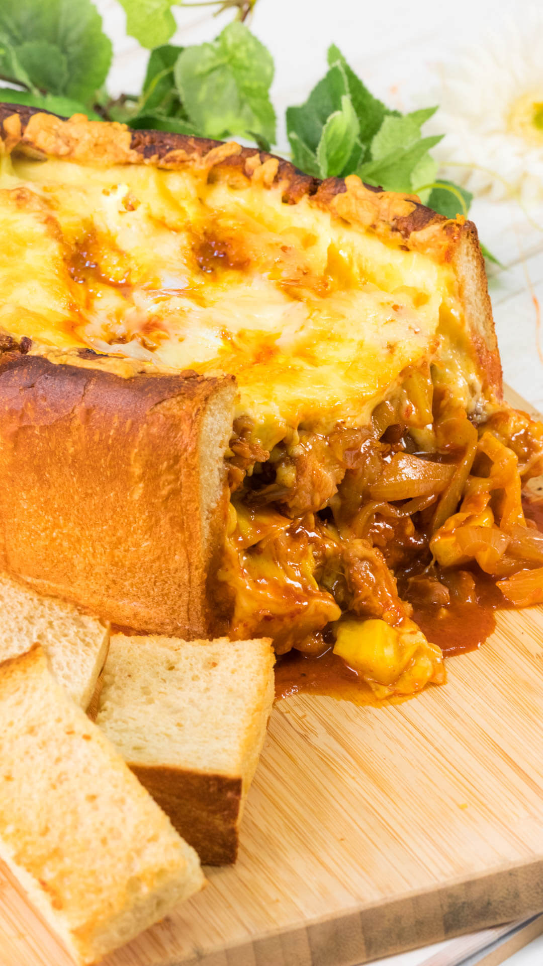 こんなの美味しいに決まってる♡モッツァレラタッカルビトースト