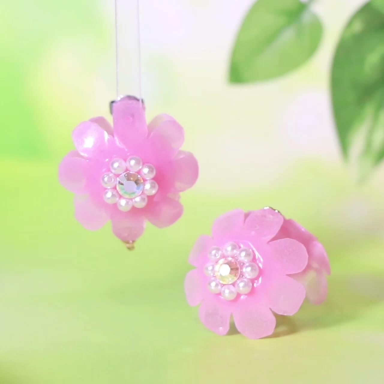 モールドアレンジ♪ 「ぱっくんフラワーピアス」