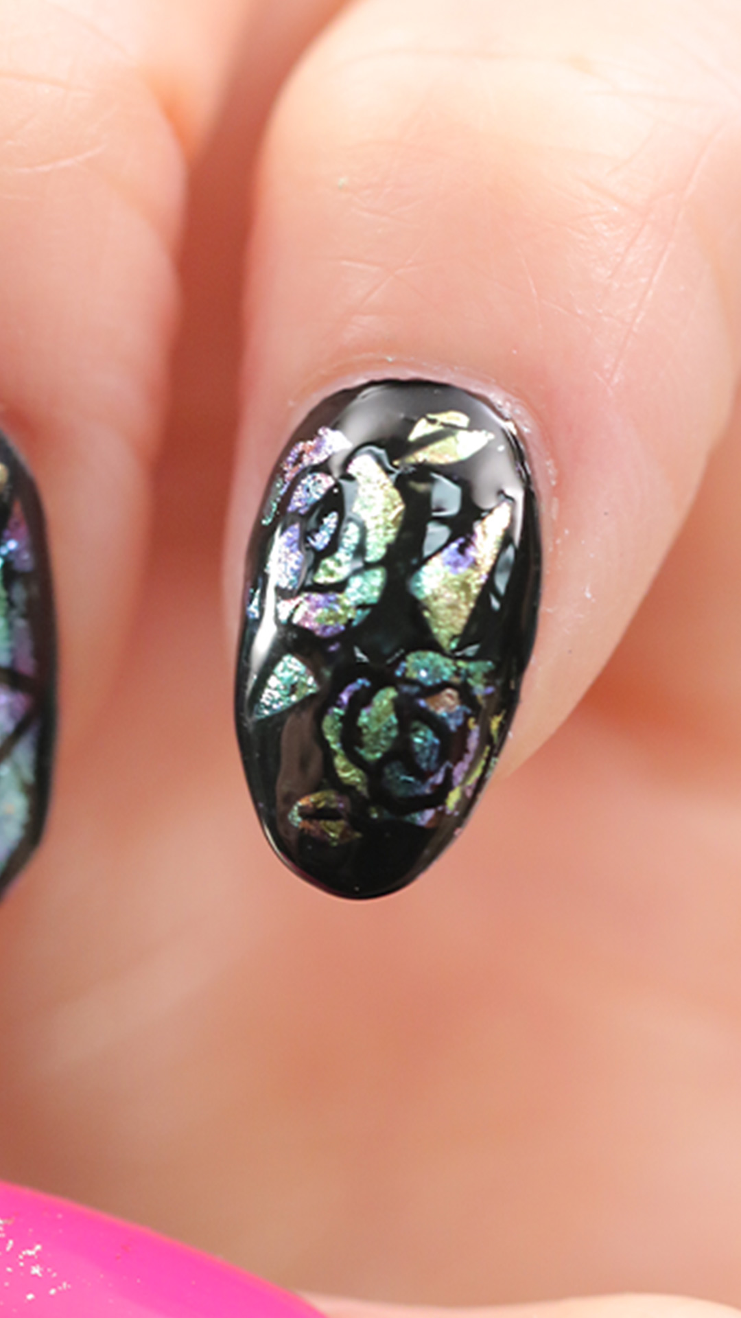 ブラックジェルで差をつけて♡影絵ネイル