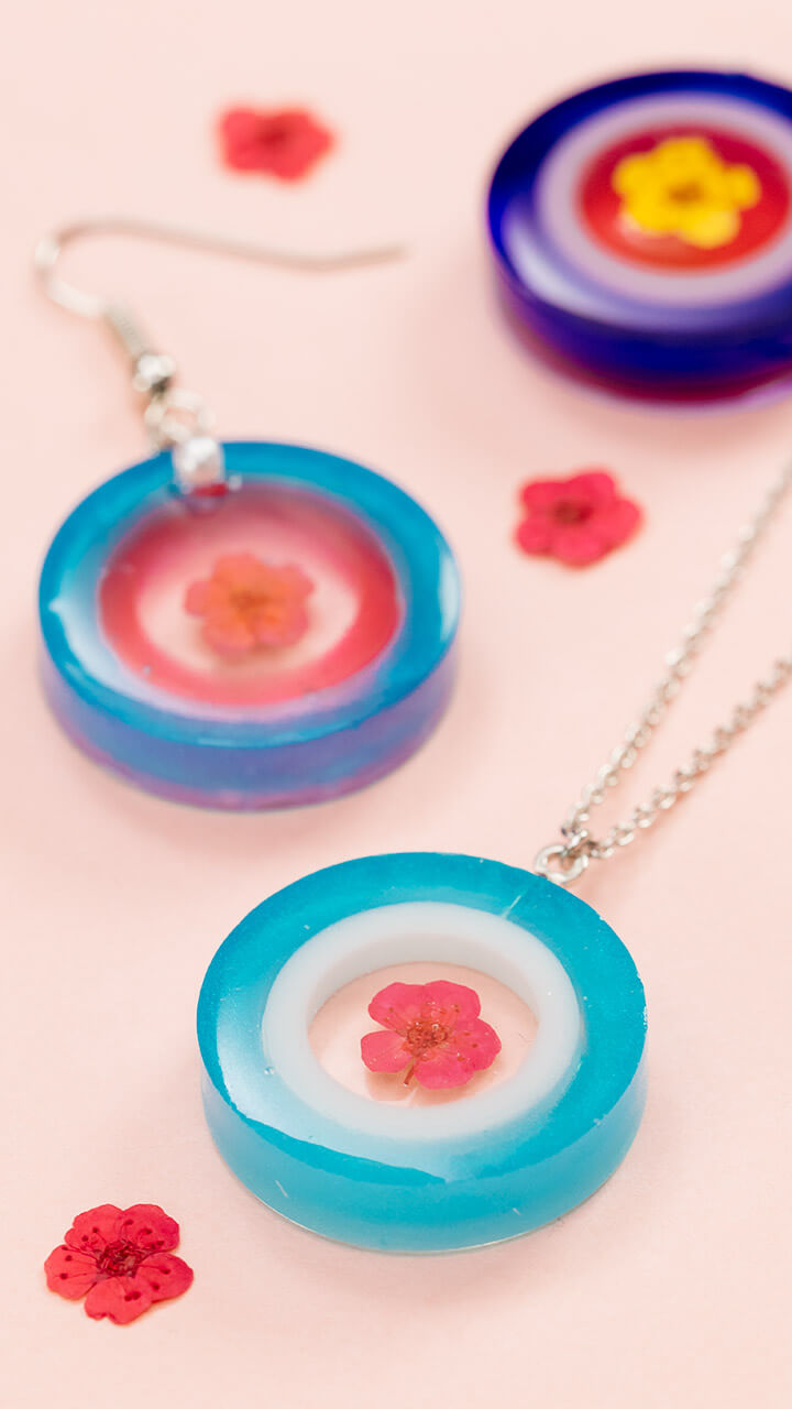 パーツをはめ込んで作る！2重リングのフラワーネックレス♡