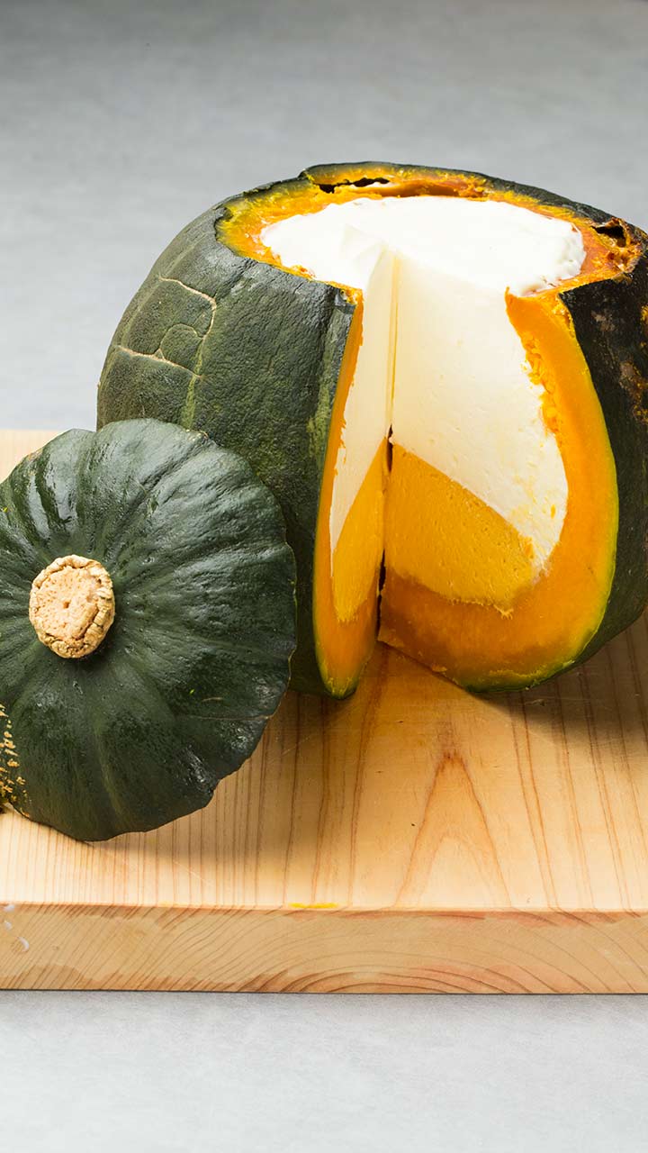 丸ごとおいしい♡器も食べれるかぼちゃチーズケーキ