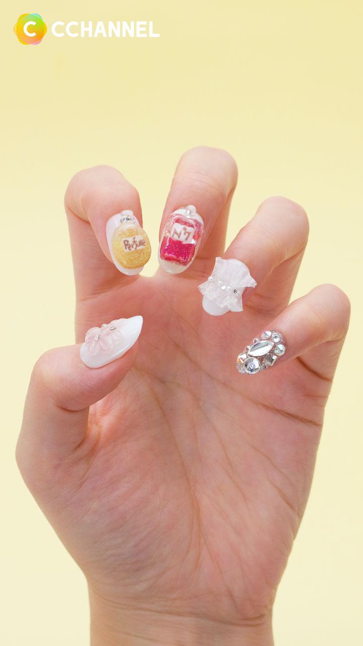 キラキラ揺れる小瓶に一目惚れ♡パフュームボトルネイル