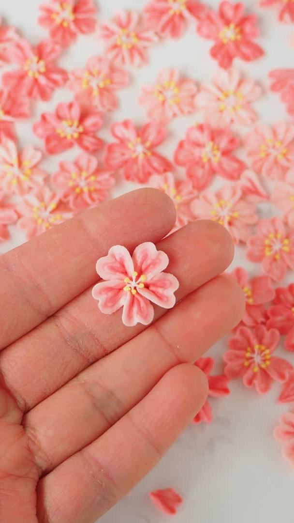 アイシングで作る桜の花びら