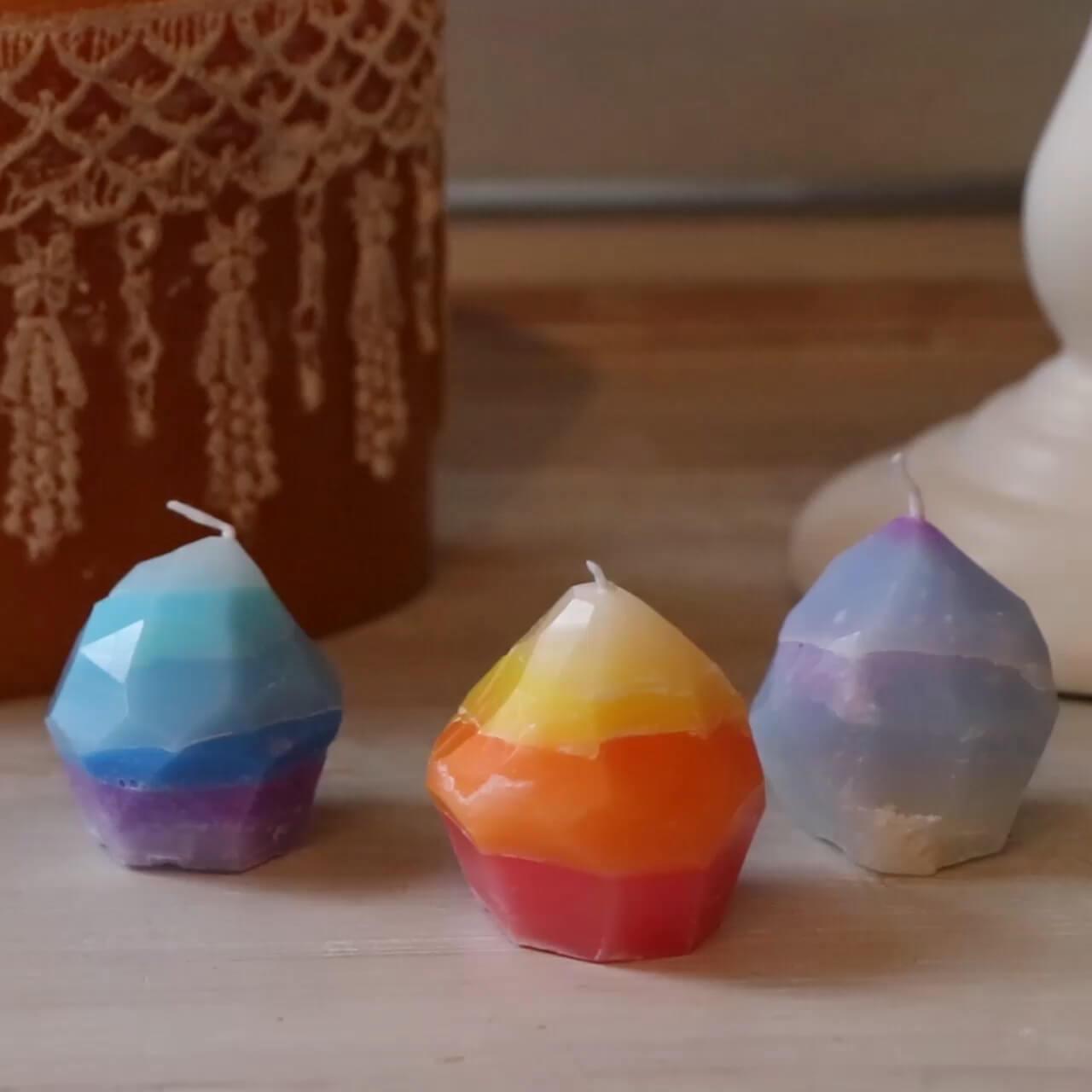 卵から生まれる鉱物「ミネラルストーンキャンドル」