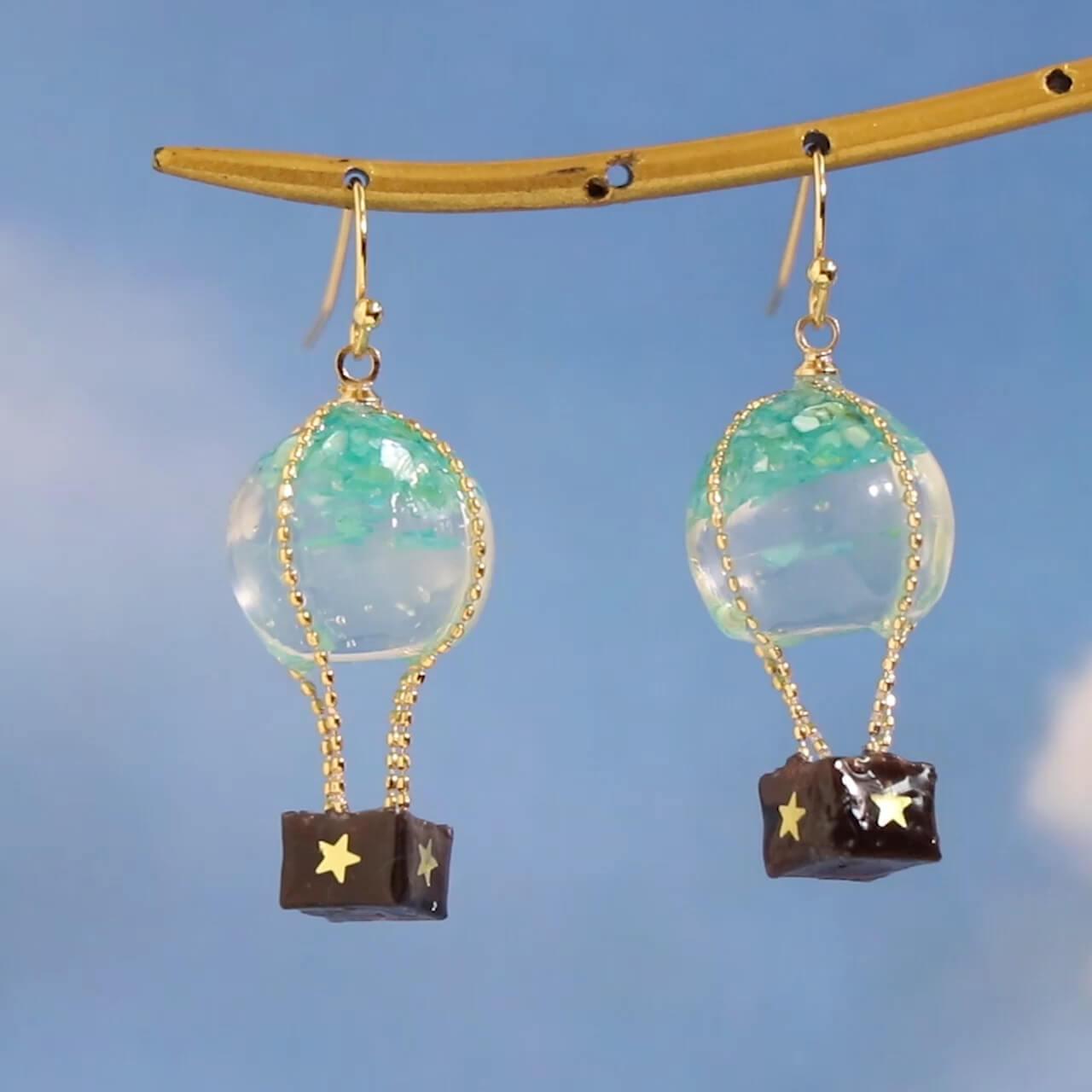 ほぼレジンシリーズ☆「飛んでけ気球ピアス」