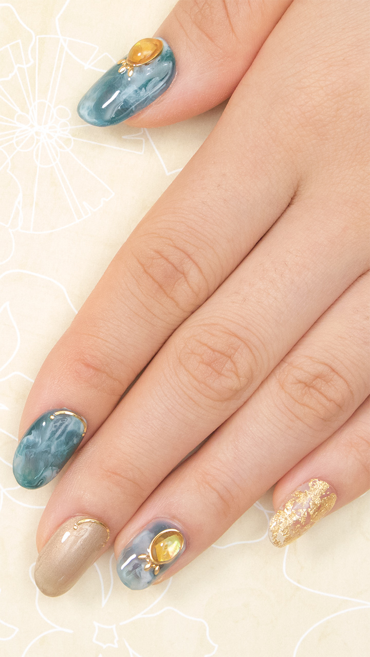 シックで美しい♪秋の天然石ネイル