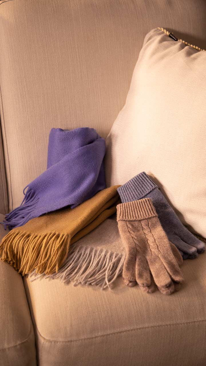 カシミヤのあたたかさを贈る。