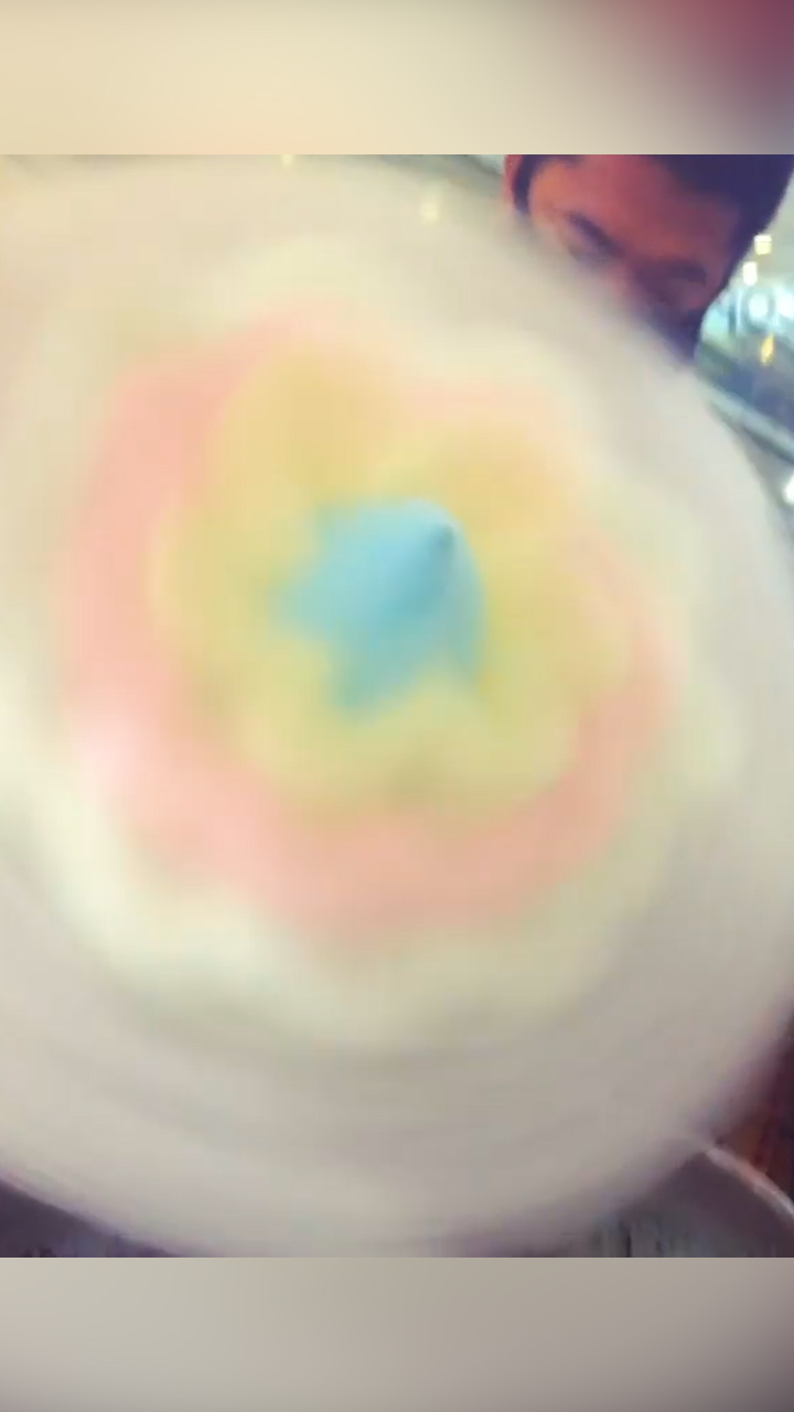 カラフルかわいい♡お花みたいなふわふわコットンキャンディー