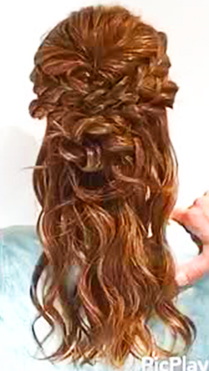 結婚式/二次会の華やかにハーフアップアレンジです‼️