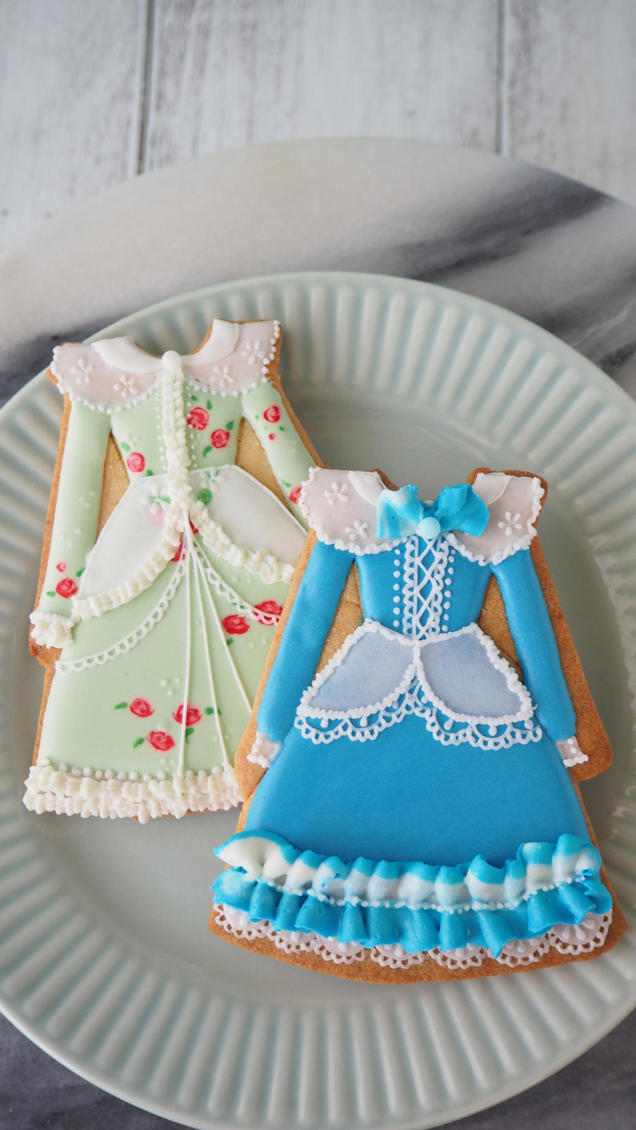 フリフリドレスのアイシングクッキー♡