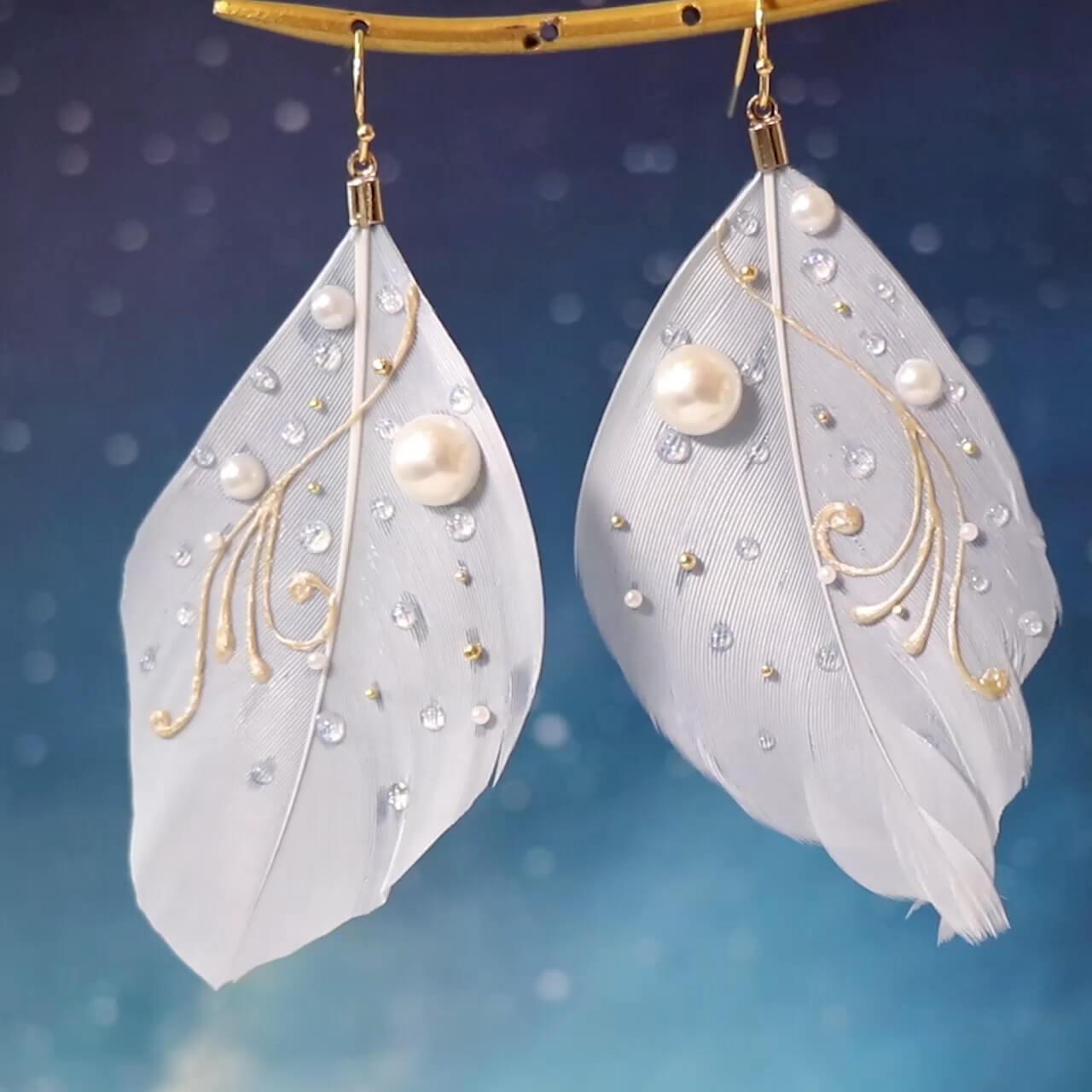 フェザーにおめかし♪「パール＆レジン飾りピアス」