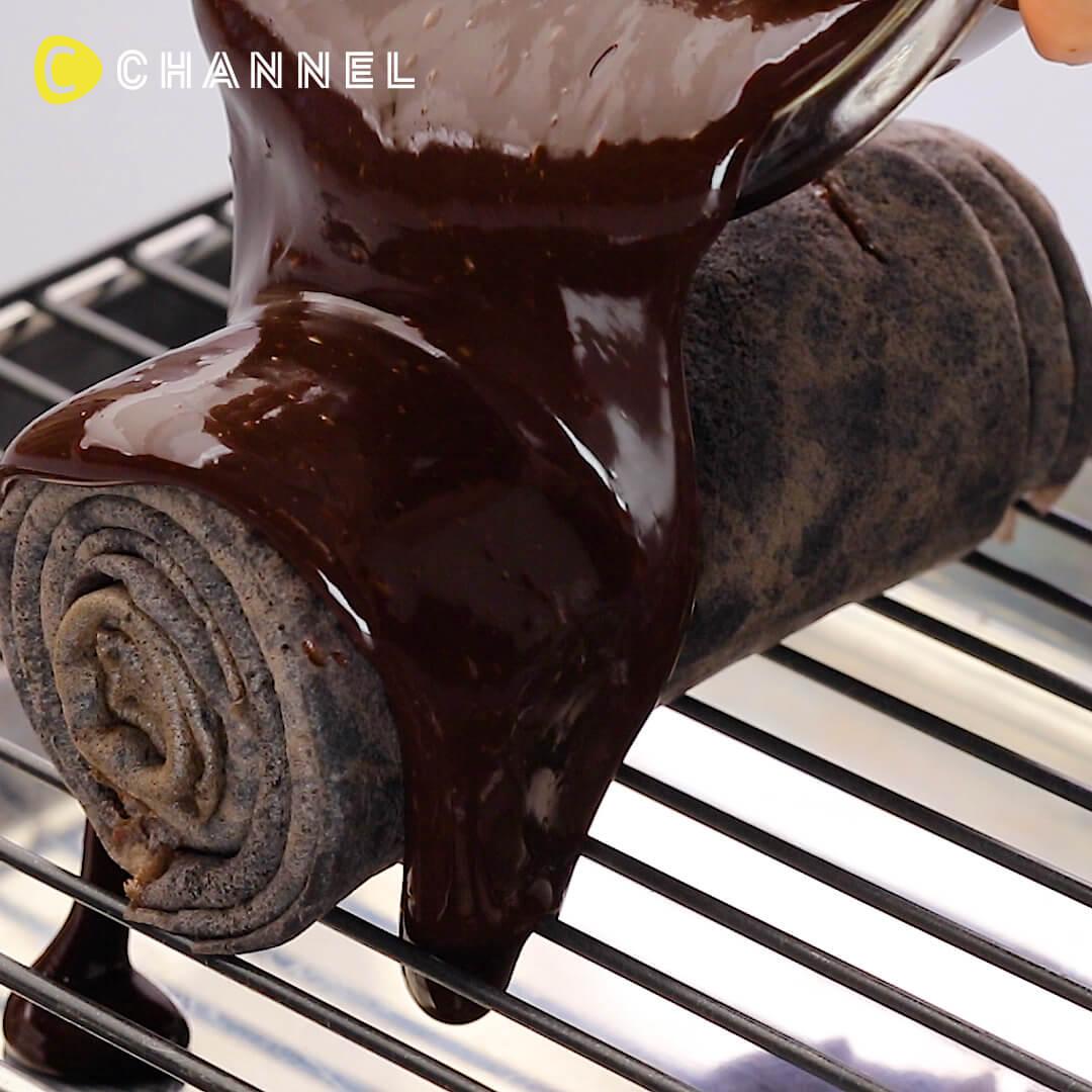 萌え断♡チョコたっぷり!!切り株ミルクレープロール