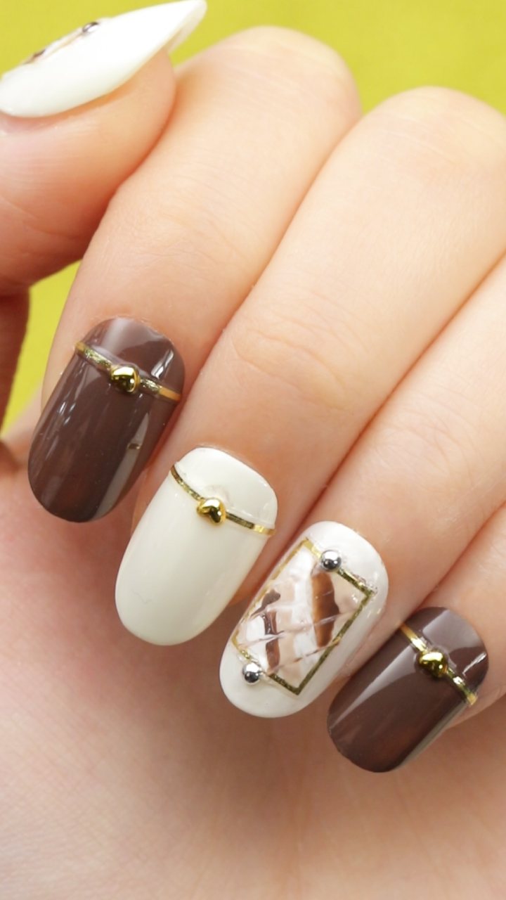 自分でできるバレンタインネイル ピーコックチョコネイル C Channel