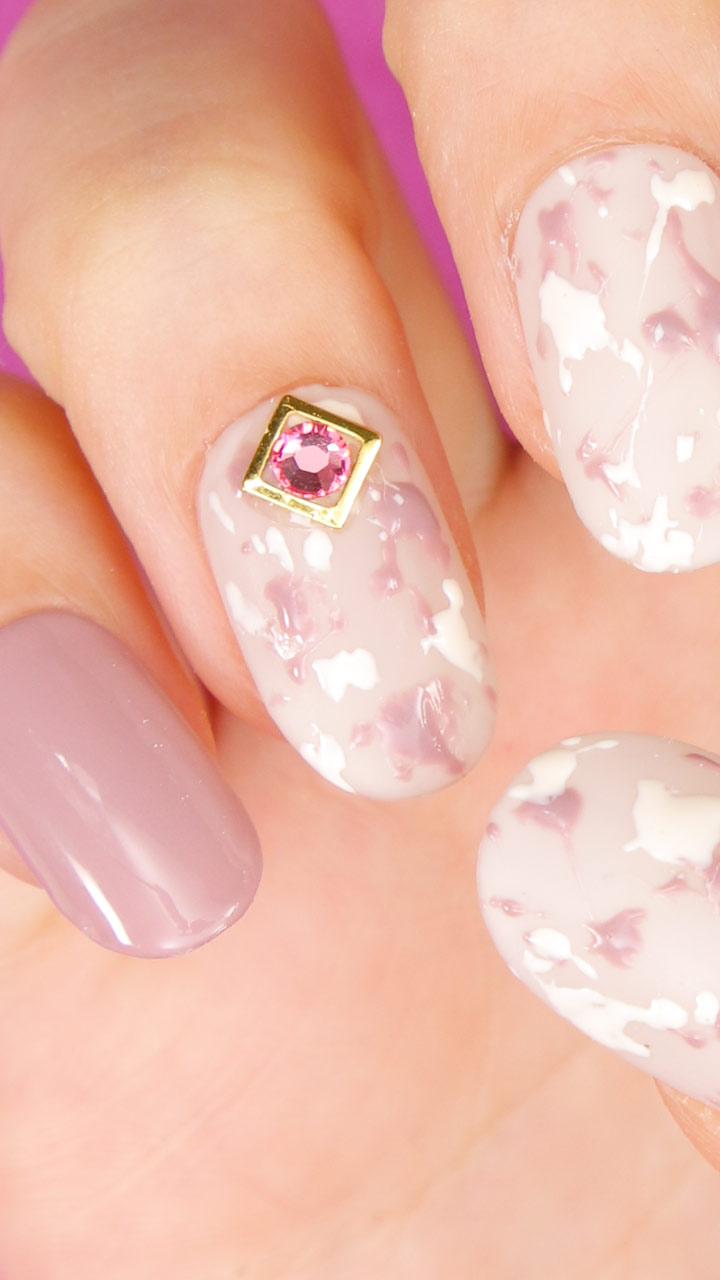 遊び心とエレガントさで溢れる♡ペイントアートネイル