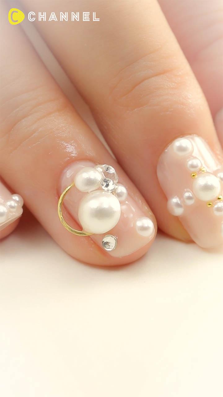 モード派に！デザインパールネイル