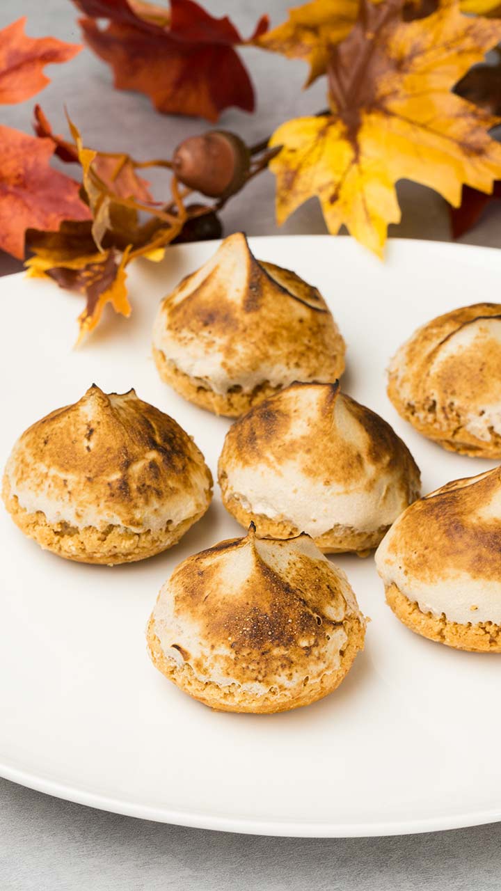 ふわっとクリーミー♡マロンの形のマロンシュー