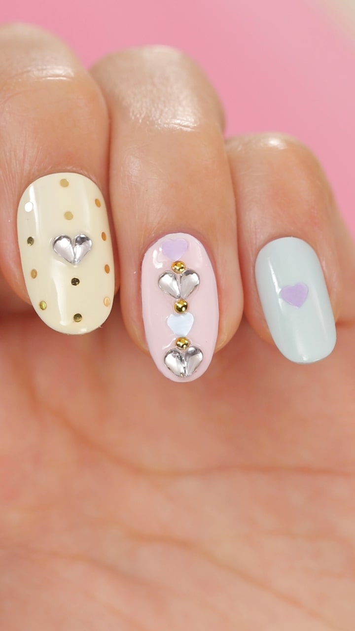 春にぴったり！イースターカラーでハートネイル