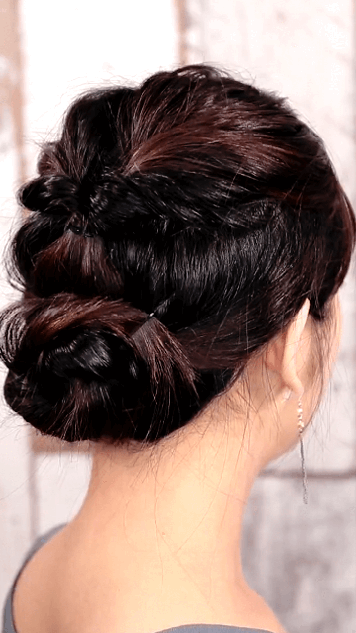 休日にぴったり♡くるりんぱ二つで簡単涼しげアップヘア