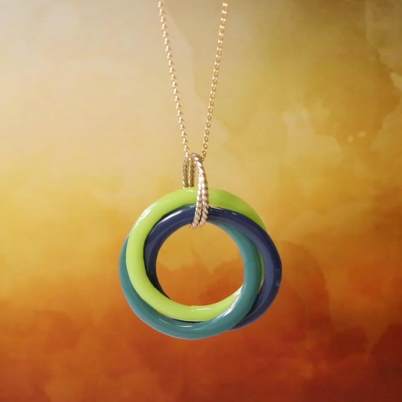 切れ目のない輪 「トリニティリングネックレス」