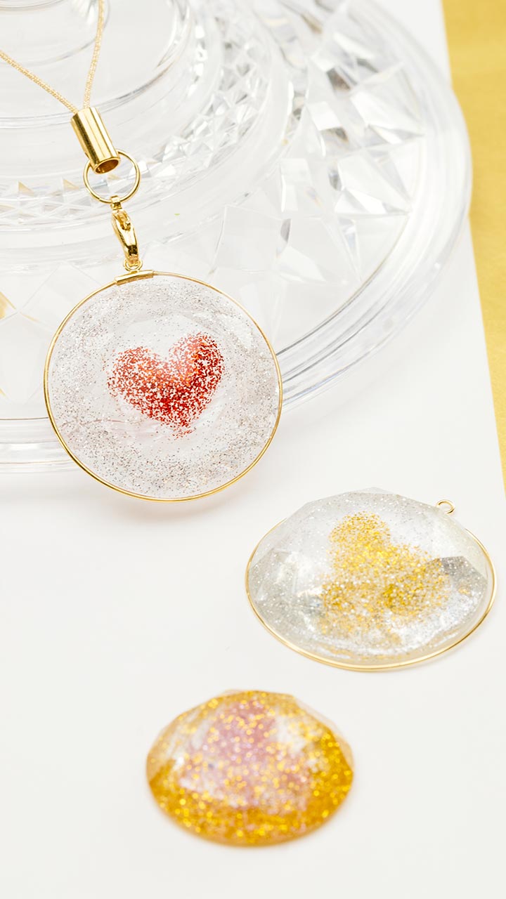 ハートのラメをダイヤに込めて♡ ３Dハートのアクセサリー