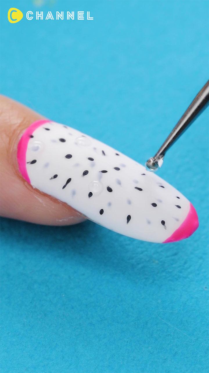 つぶつぶ♡ドラゴンフルーツネイル