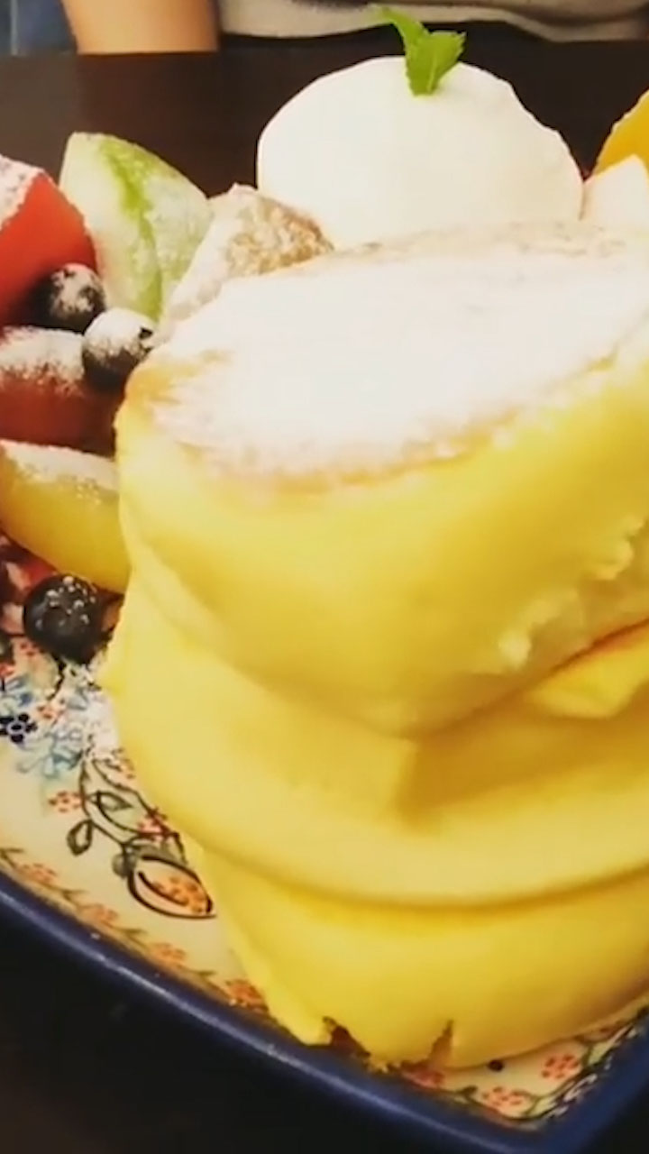 ふわふわのパンケーキがたまらない！絶妙な焼き加減と弾力