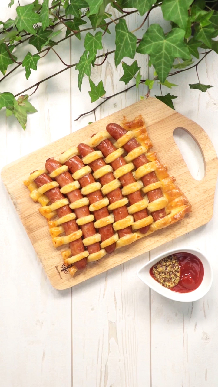 編み込みソーセージパイの簡単レシピ！サクサクパリパリなアミアミを作ってみて♪