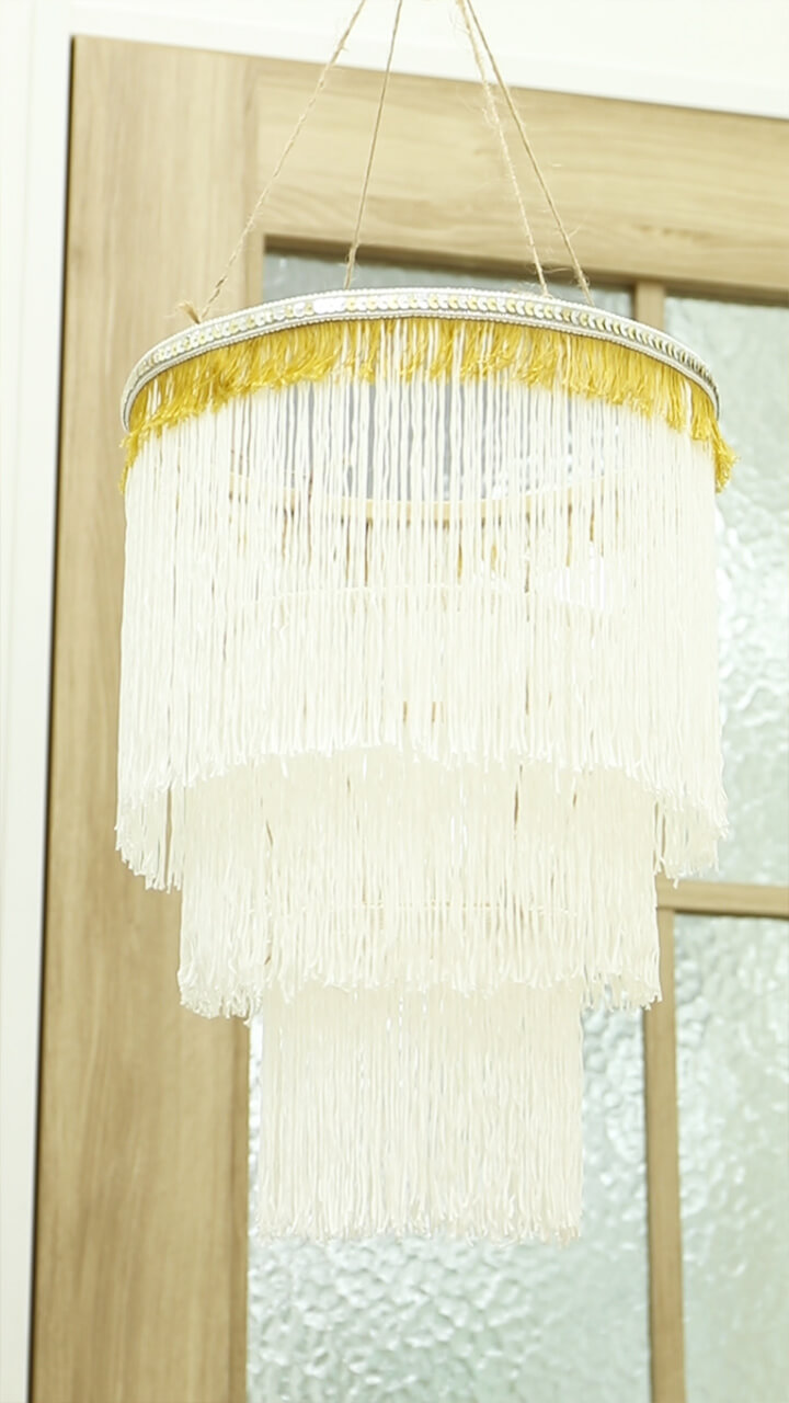 部屋の雰囲気が変わる♡ヨーロッパ風「シャンデリアフリンジ」がグルーガンでできる！