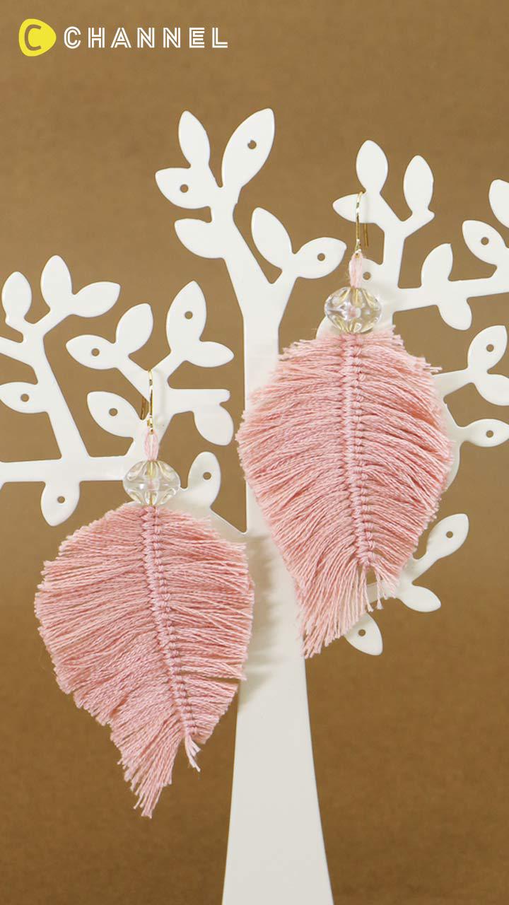 手触り最高♡ 刺繍糸で大ぶりフェザーピアス