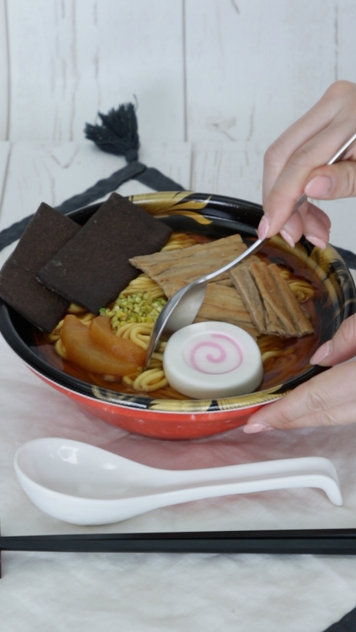 驚きのラーメンケーキ！？駅前食堂シリーズがおもしろすぎる