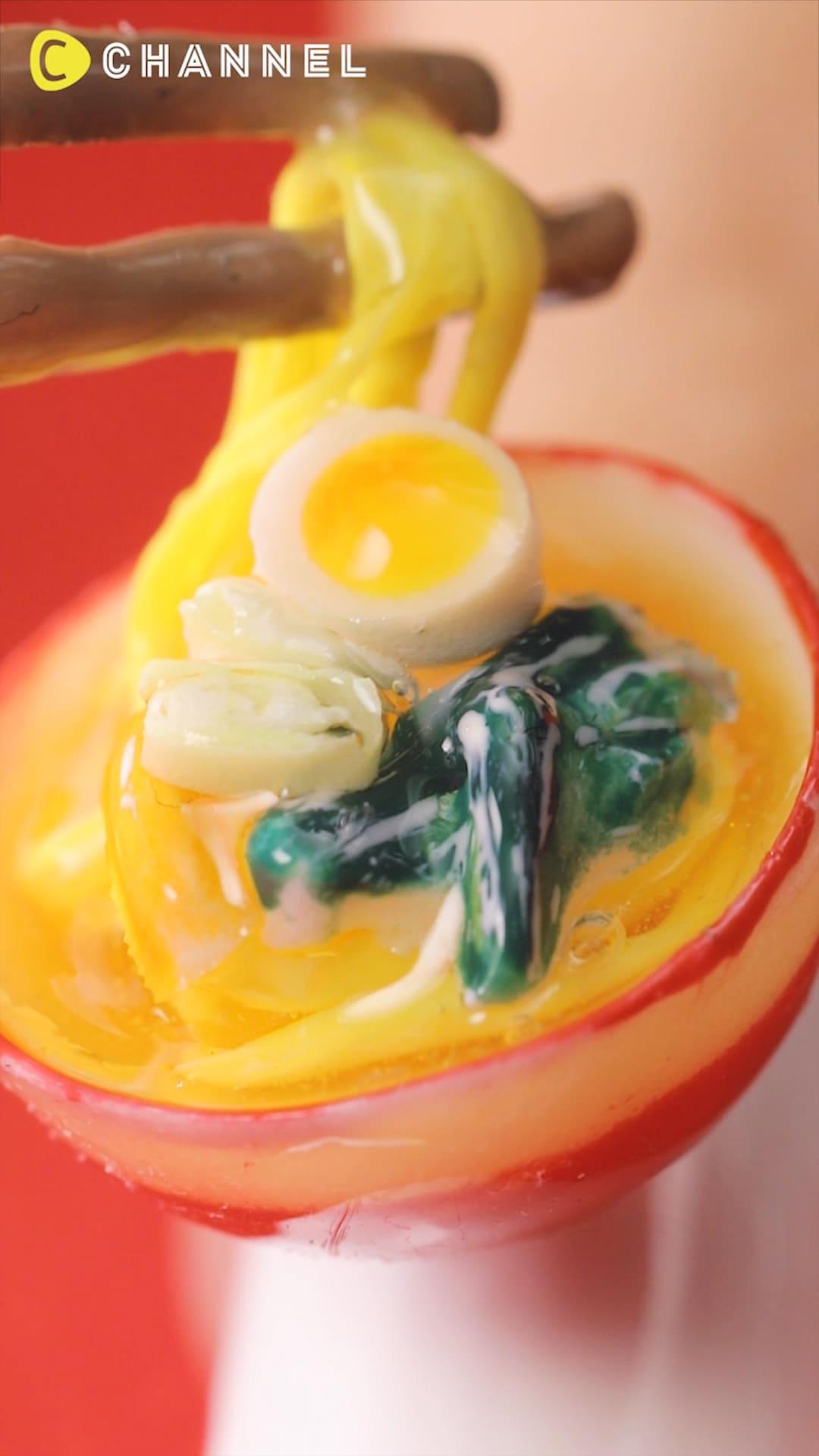 お腹が空きそう!? ラーメンネイル