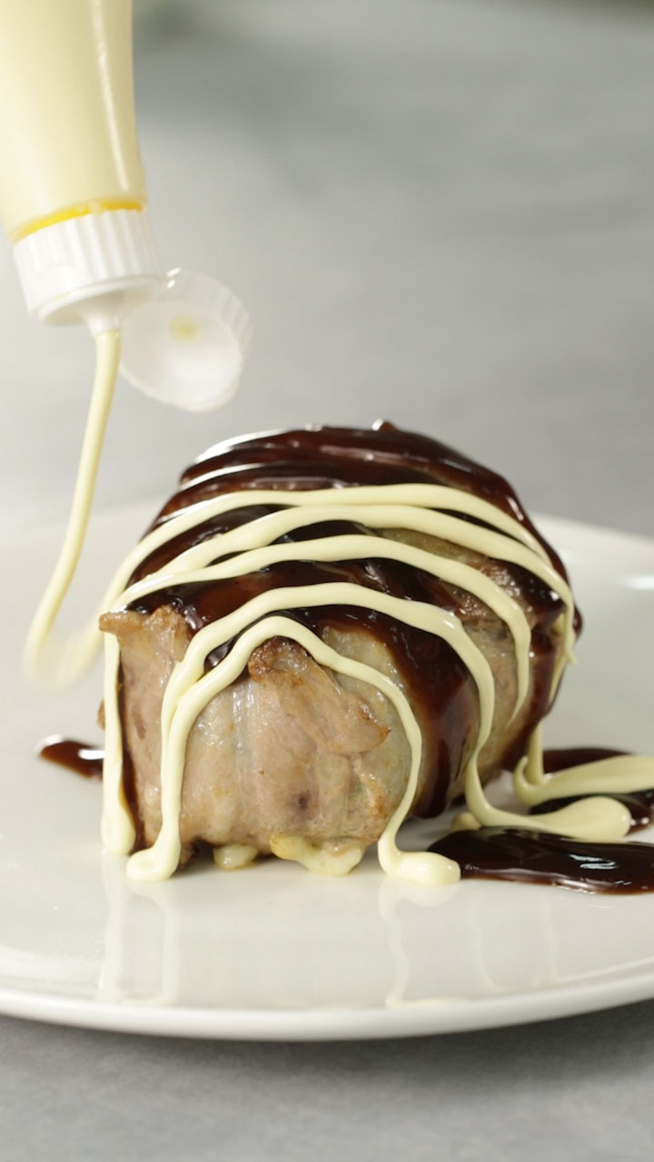 お好み焼き食べてるみたい？！アボカドチーズ肉巻き