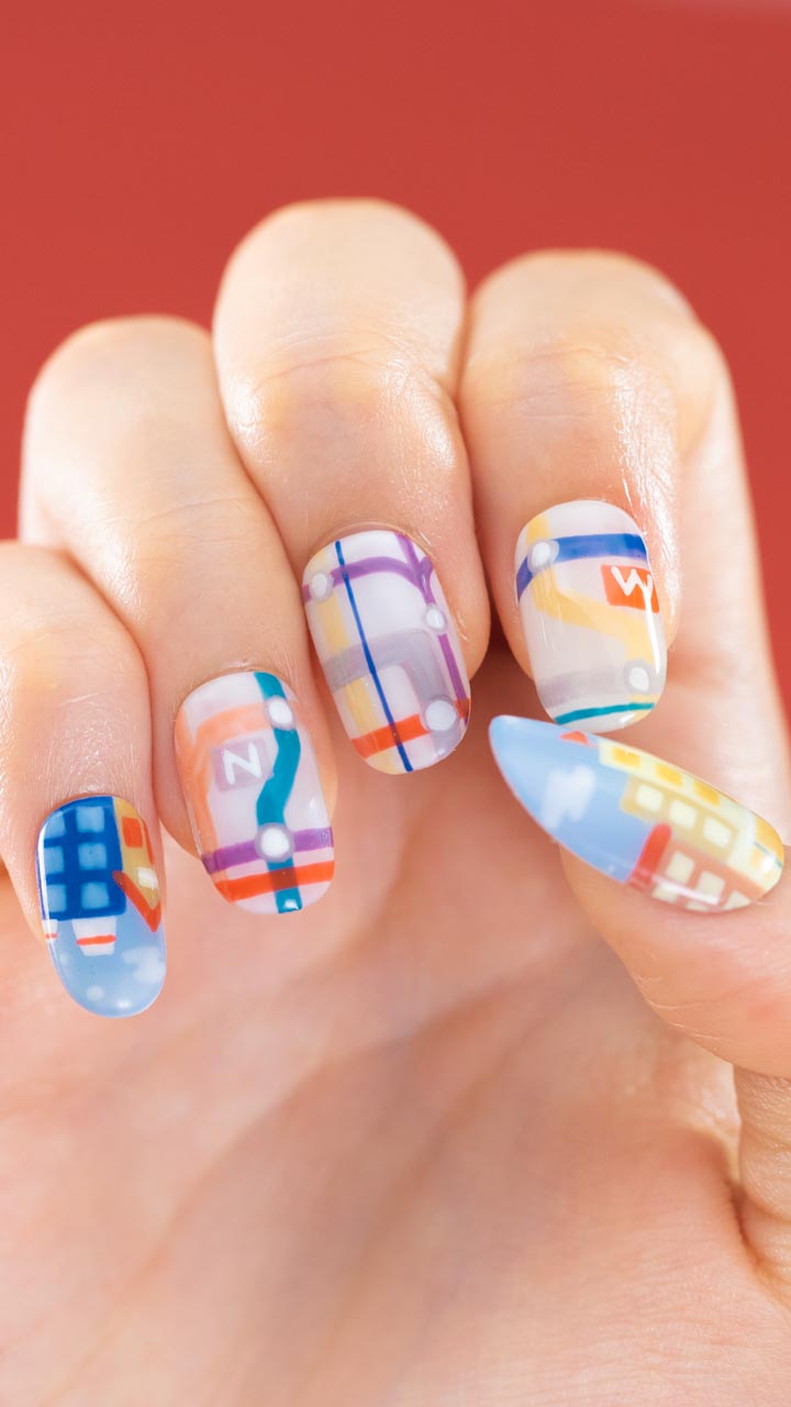 アーティに楽しむ路線図ネイル